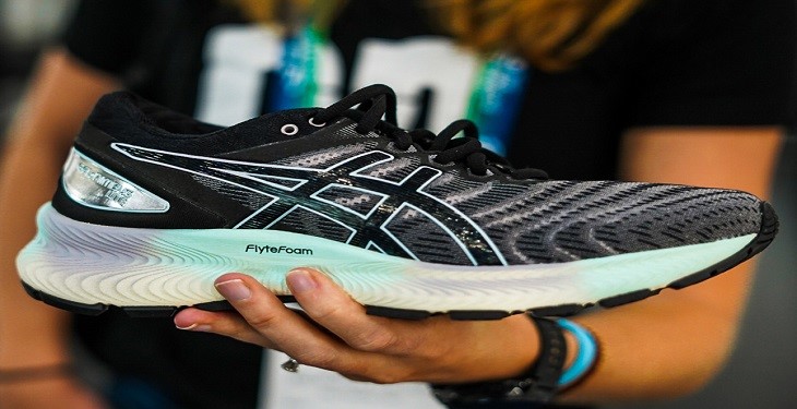 نحوه انتخاب کفش ورزشی مناسب برای پاهای خود نحوه انتخاب کفش ورزشی مناسب برای پاهای خود