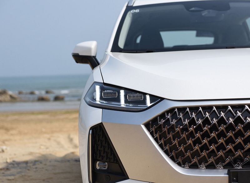 بررسی یکی از زیباترین و خوش قیمت ترین کراس اوورهای چینی بررسی یکی از زیباترین و خوش قیمت ترین کراس اوورهای چینی