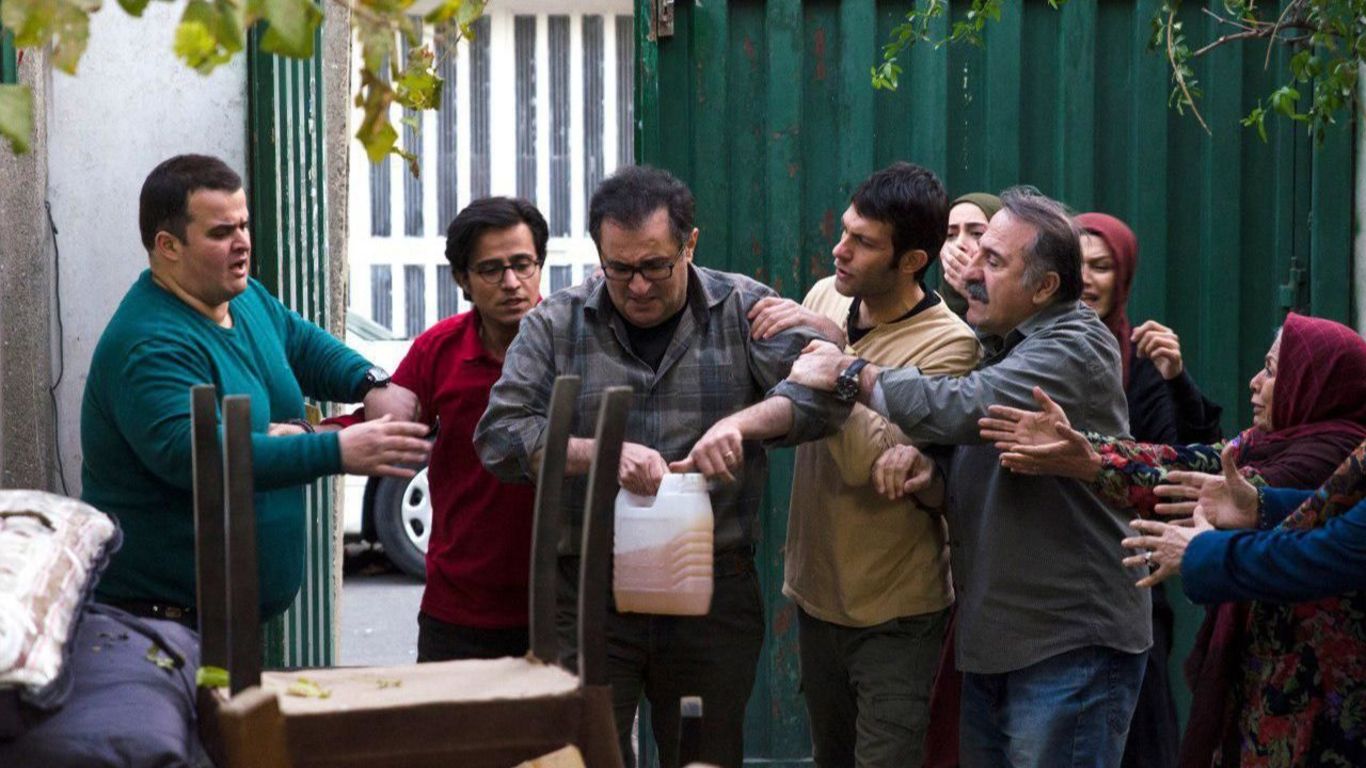 نمایی از سریال «۸۷ متر» به کارگردانی کیانوش عیاری که چهار سال پیش تولید شده است آیا با تغییر مدیر رسانه ملی روند پخش سریالها تغییر میکند؟