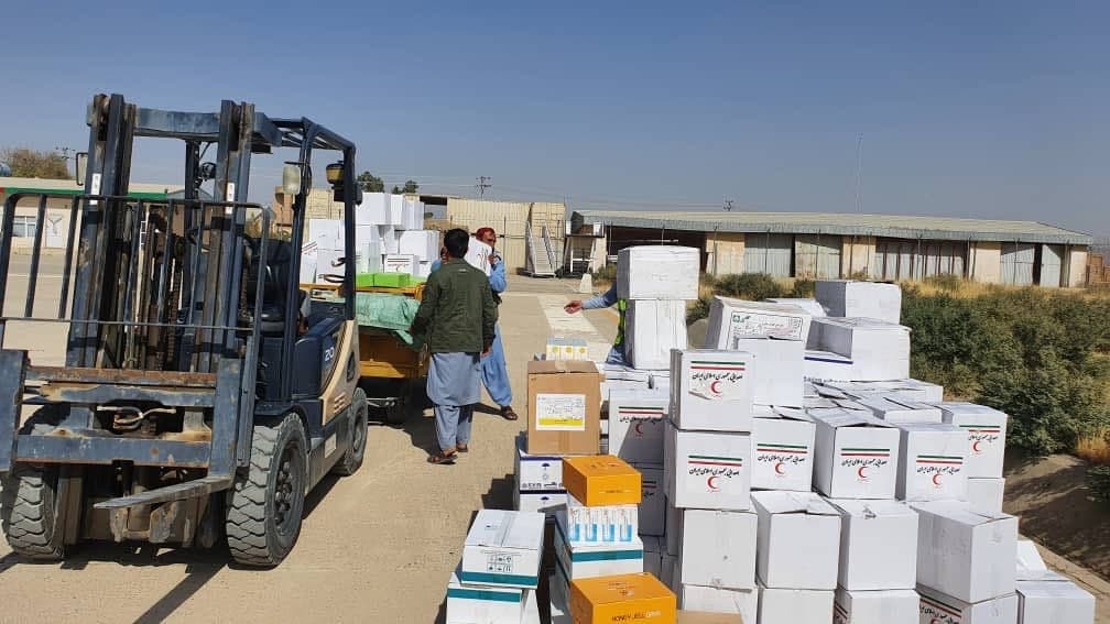 کمکهای بشردوستانه ایران به مردم قندوز رسید + عکس کمکهای بشردوستانه ایران به مردم قندوز رسید + عکس