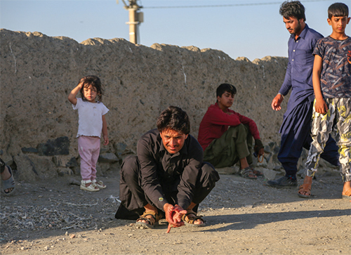 ورزشگاهی زیر خاکی برای عبدا...، صابر و کمال ورزشگاهی زیر خاکی برای عبدا...، صابر و کمال