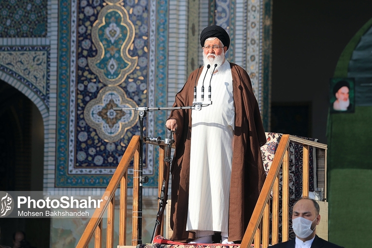 امام جمعه مشهد: آمریکا برای راه‌اندازی جنگ شیعه و سنی کور خوانده است