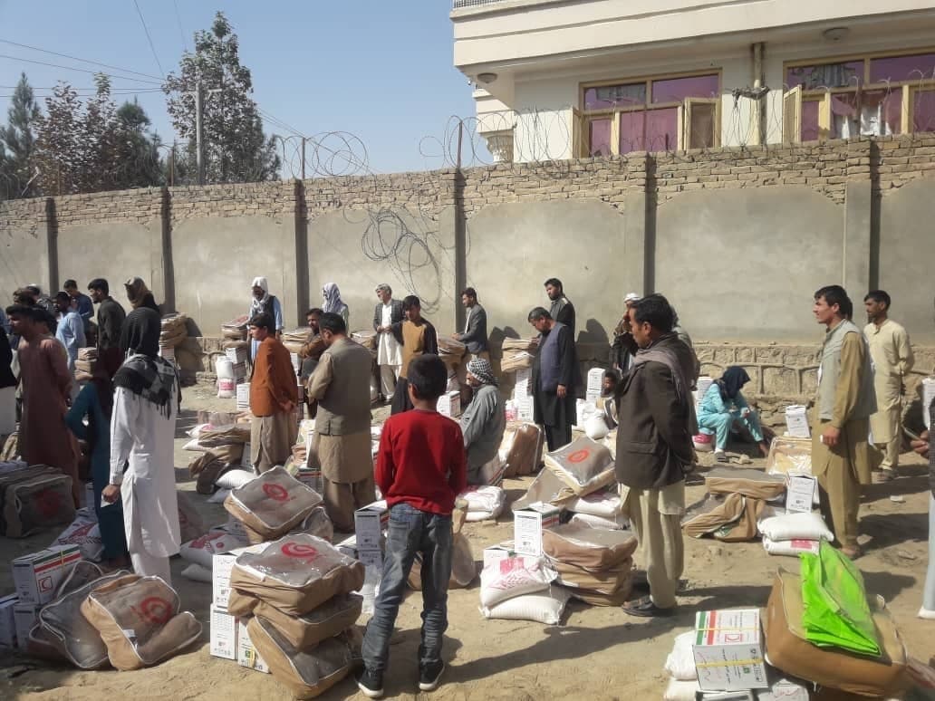 کمک‌های بشردوستانه ایران به مردم قندهار ارسال شد + عکس