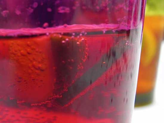 ۱۰ ماده غذایی مضر که پوست را زشت و پیر میکند ۱۰ ماده غذایی مضر که پوست را زشت و پیر میکند