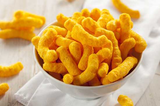 ۱۰ ماده غذایی مضر که پوست را زشت و پیر میکند ۱۰ ماده غذایی مضر که پوست را زشت و پیر میکند