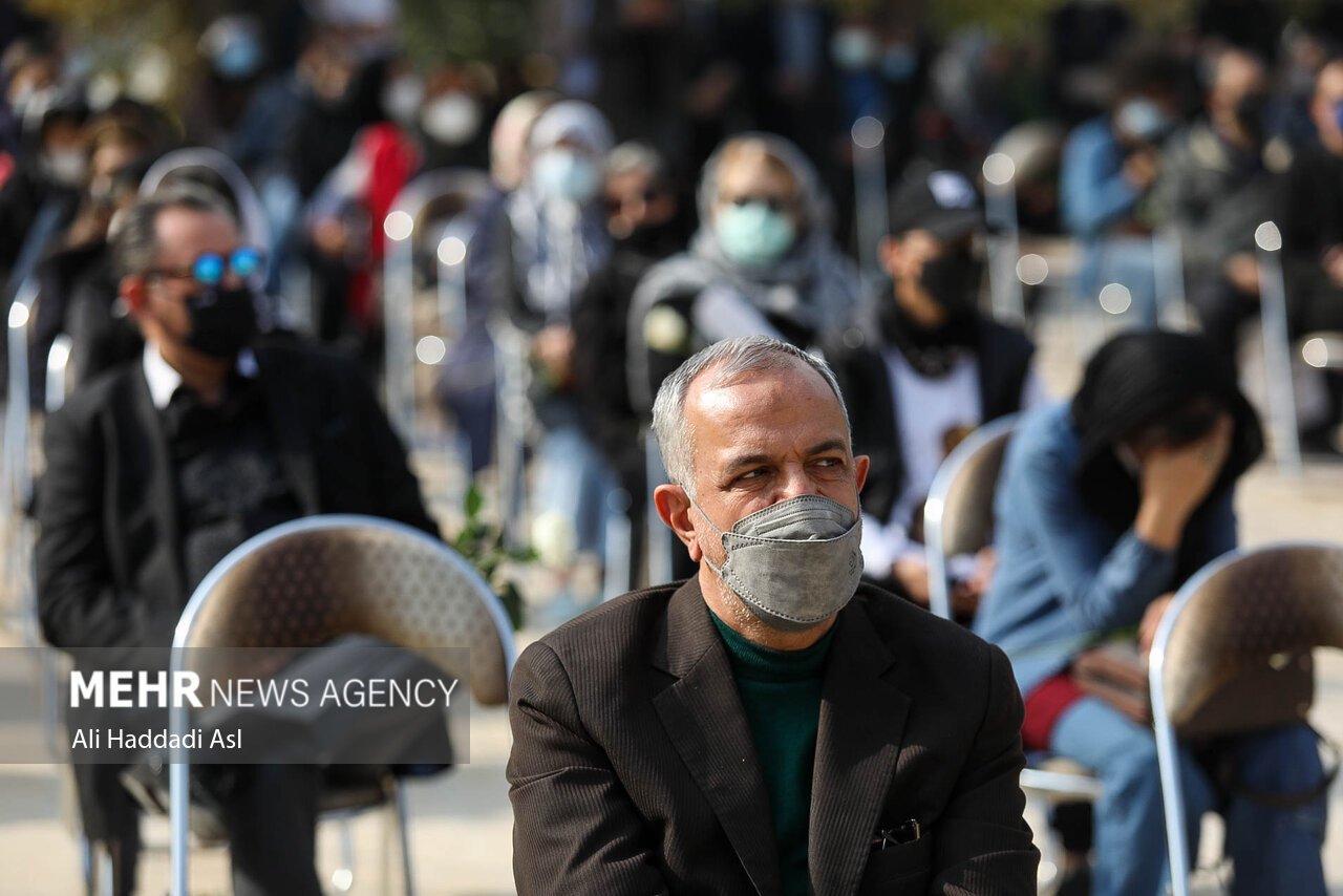 مراسم تشییع و خاکسپاری «ایران درّودی» بانوی نقاش ایرانی + تصاویر مراسم تشییع و خاکسپاری «ایران درّودی» بانوی نقاش ایرانی + تصاویر