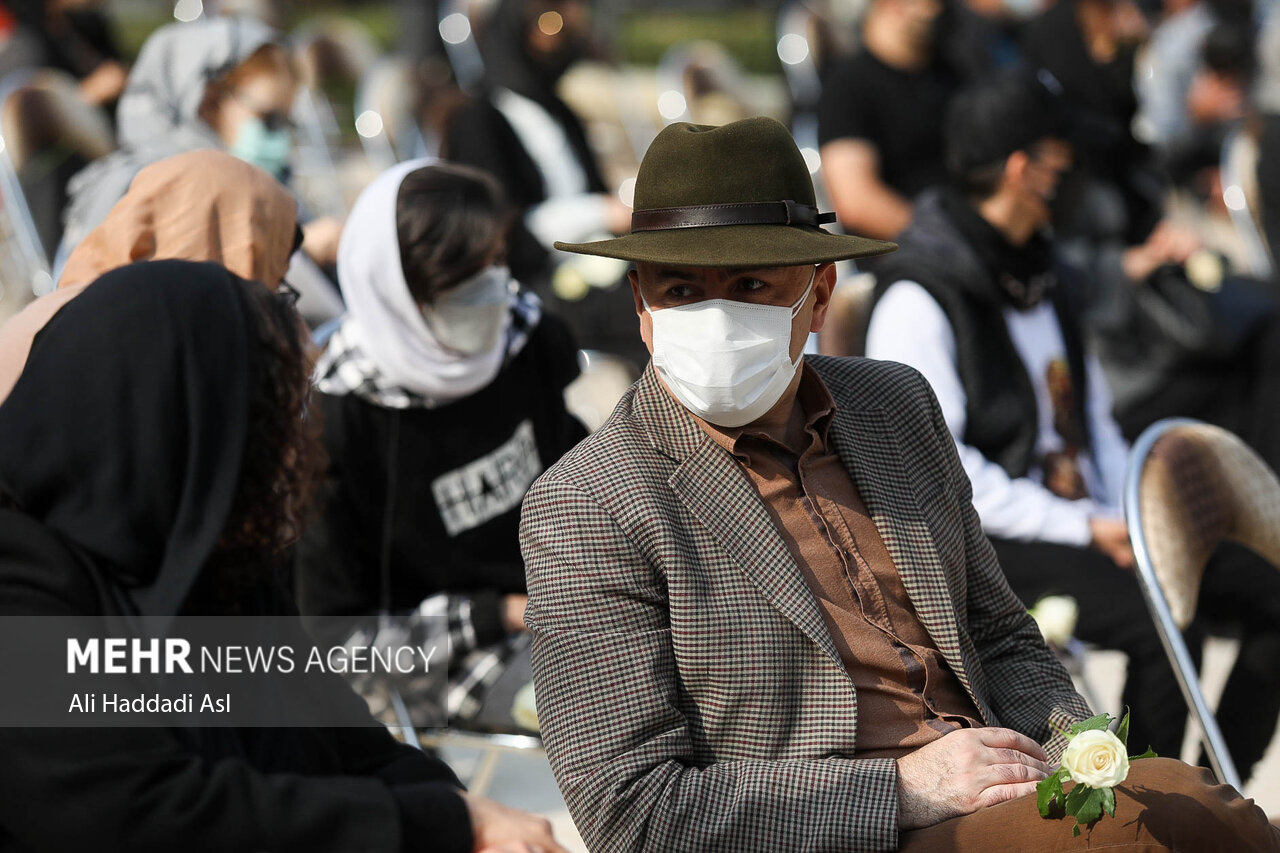 مراسم تشییع و خاکسپاری «ایران درّودی» بانوی نقاش ایرانی + تصاویر مراسم تشییع و خاکسپاری «ایران درّودی» بانوی نقاش ایرانی + تصاویر