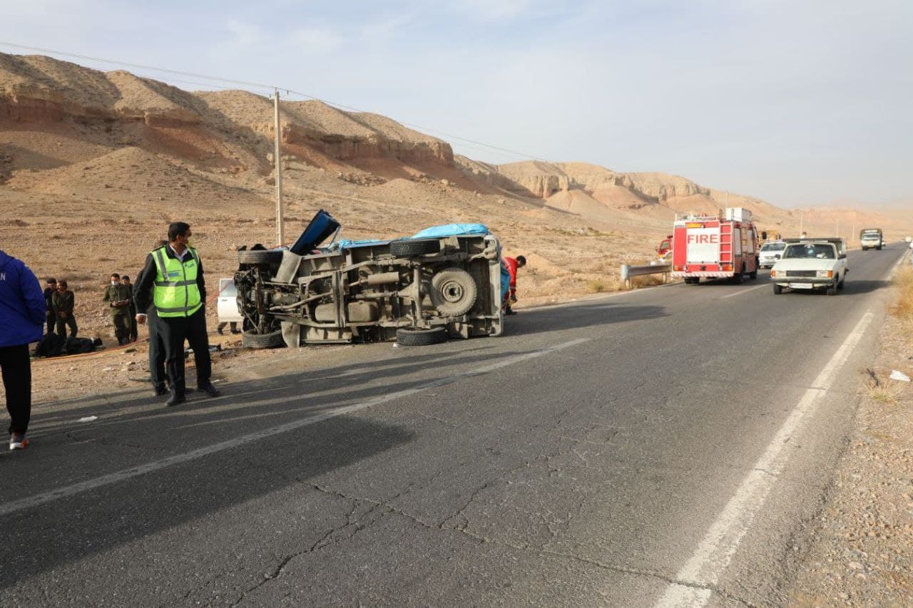 تصاویری دلخراش از تصادف خودروی حامل معلمان در جاده مشهد به کلات + فیلم تصاویری دلخراش از تصادف خودروی حامل معلمان در جاده مشهد به کلات + فیلم