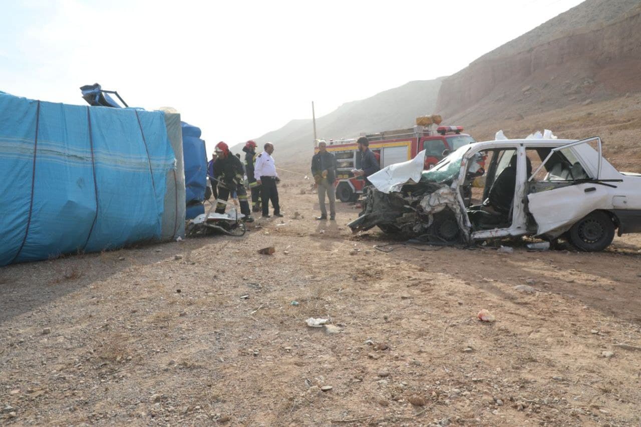 تصاویری دلخراش از تصادف خودروی حامل معلمان در جاده مشهد به کلات + فیلم تصاویری دلخراش از تصادف خودروی حامل معلمان در جاده مشهد به کلات + فیلم