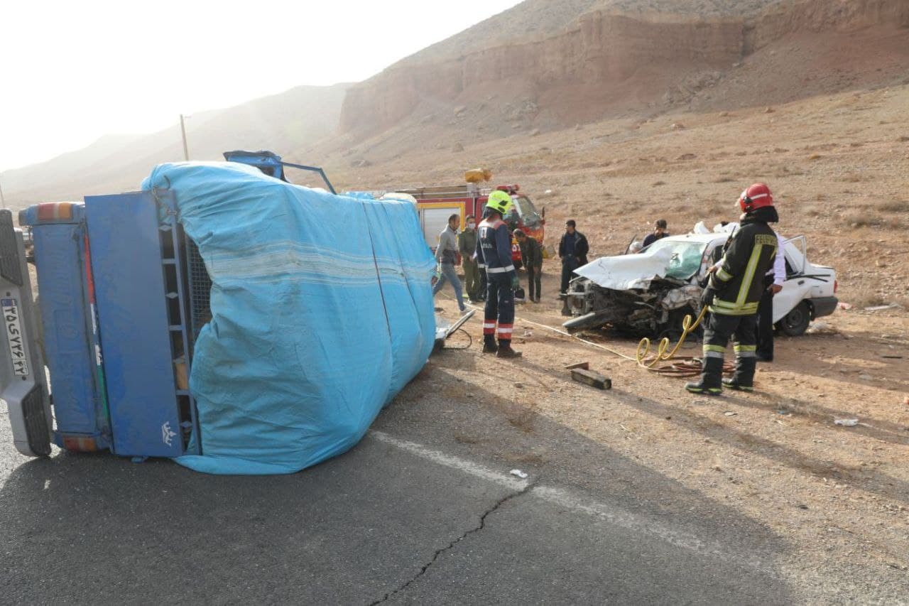 تصاویری دلخراش از تصادف خودروی حامل معلمان در جاده مشهد به کلات + فیلم تصاویری دلخراش از تصادف خودروی حامل معلمان در جاده مشهد به کلات + فیلم