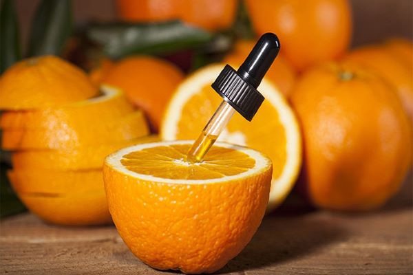 معجزه سرم ویتامین سی روی پوست+ طریقه استفاده از آن