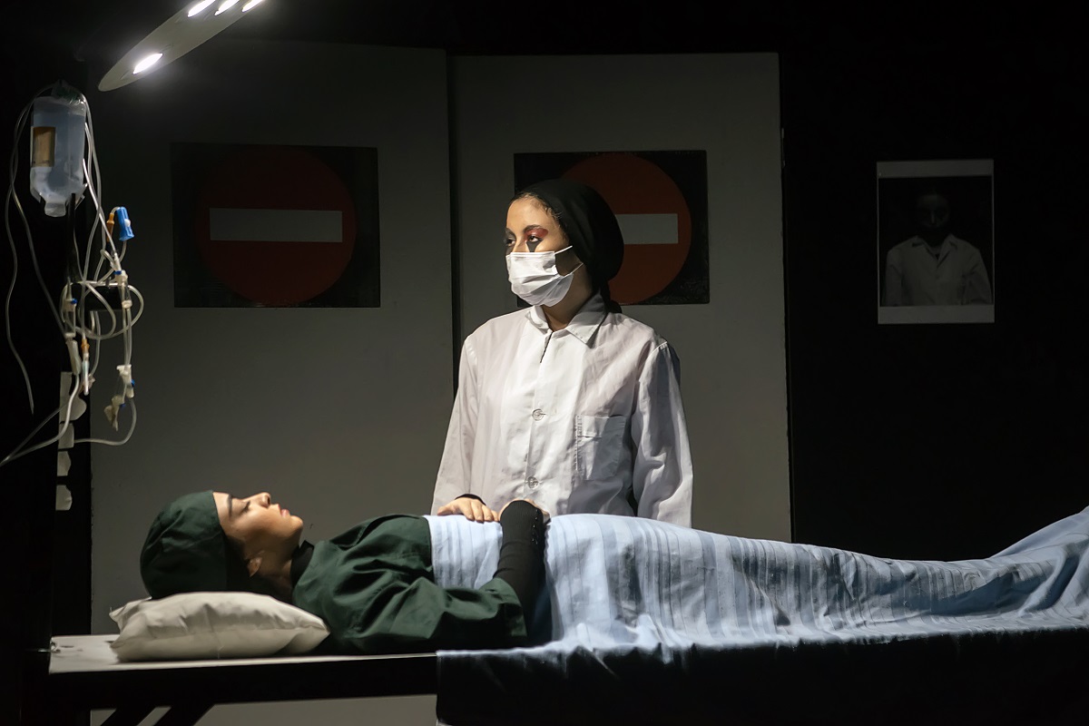 گفتگو با کارگردان نمایش «اعترافات یک زندگی غیرمعمولی» گفتگو با کارگردان نمایش «اعترافات یک زندگی غیرمعمولی»