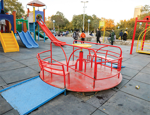 لبخند بوستانهای مشهد به کودکان توان یاب لبخند بوستانهای مشهد به کودکان توان یاب