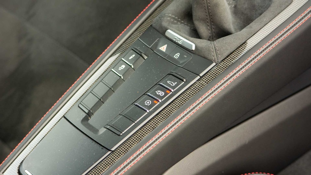 بررسی مدل ۲۰۲۱ خودروی ۷۱۸ کیمن جی تی اس ۴.۰ پورشه + عکس بررسی مدل ۲۰۲۱ خودروی ۷۱۸ کیمن جی تی اس ۴.۰ پورشه + عکس