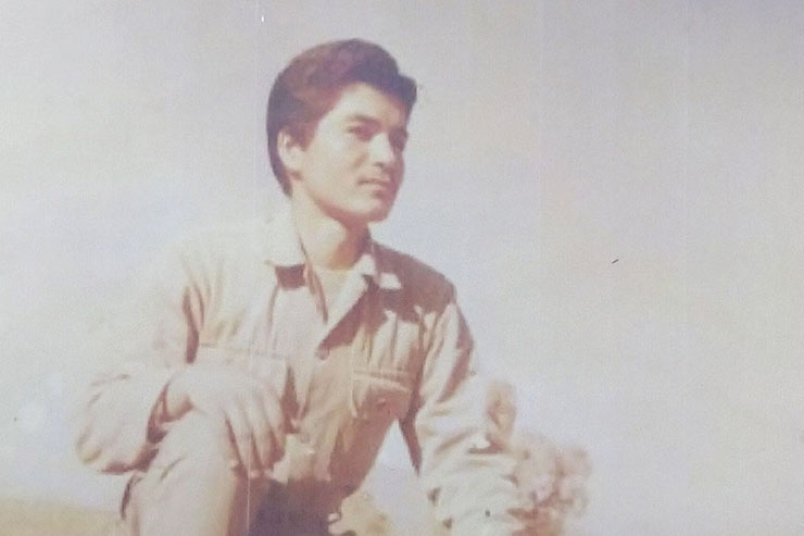 غلامحسین بر بال پرندههای سفید غلامحسین بر بال پرندههای سفید