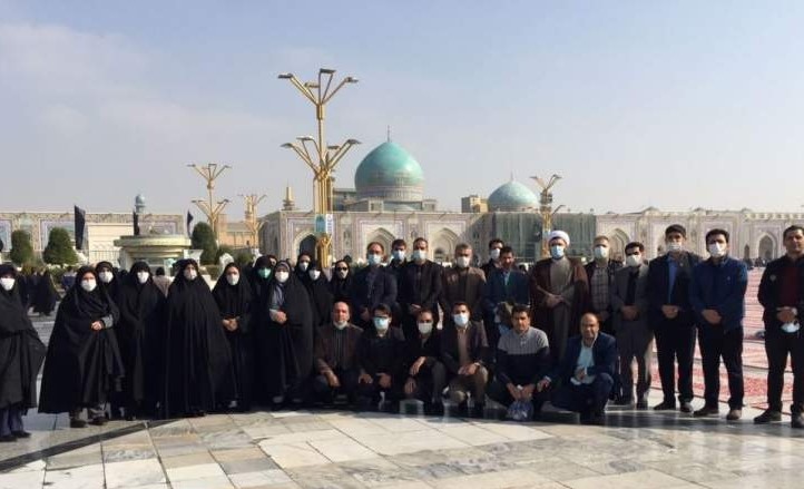 کتابداران خراسان رضوی در اولین رو هفته کتاب به امام مهربانیها ارادت ورزیدند کتابداران خراسان رضوی در اولین رو هفته کتاب به امام مهربانیها ارادت ورزیدند