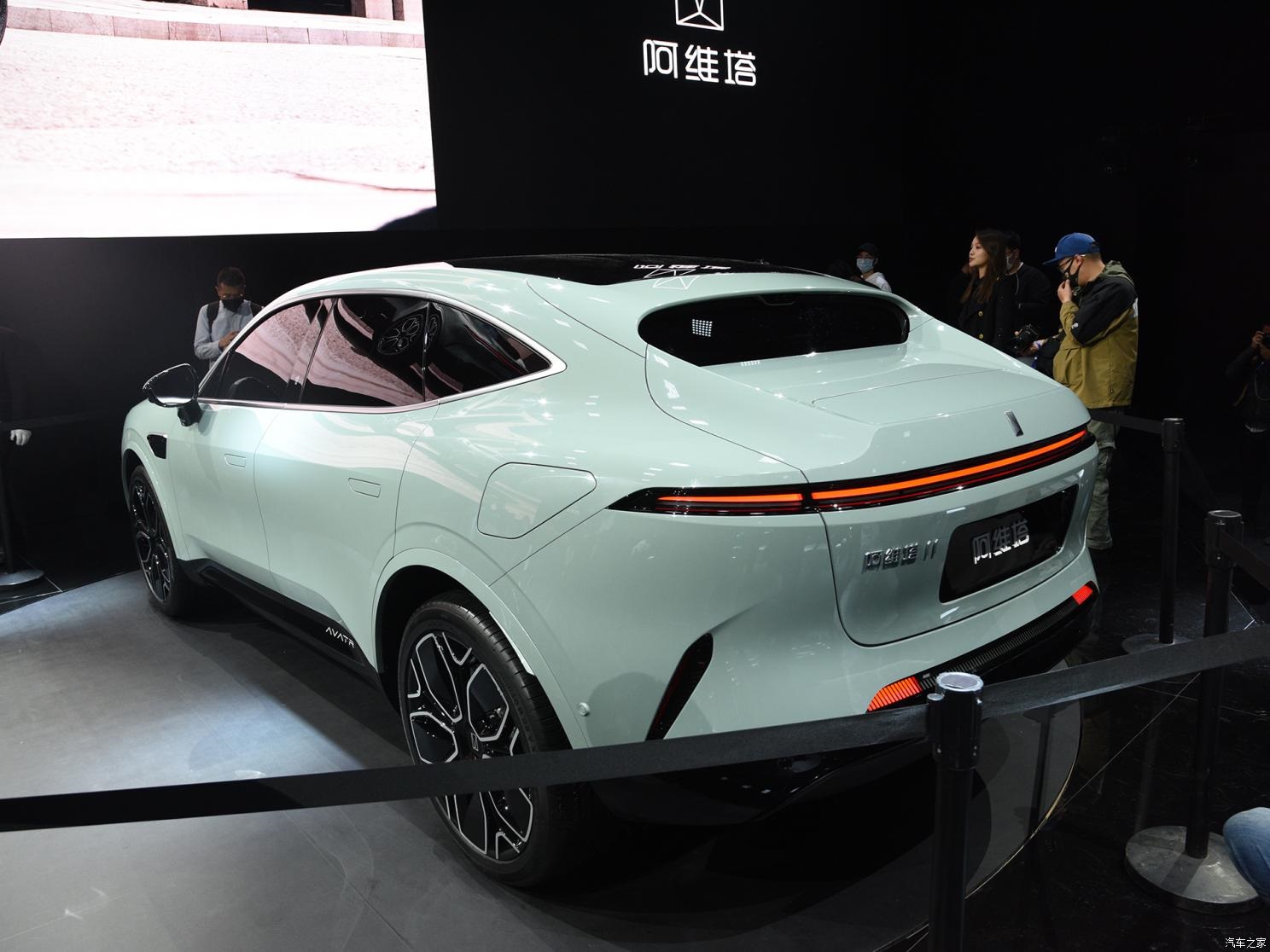 معرفی خودروی جدید هوآوی با طراحی یک ایرانی + عکس معرفی خودروی جدید هوآوی با طراحی یک ایرانی + عکس