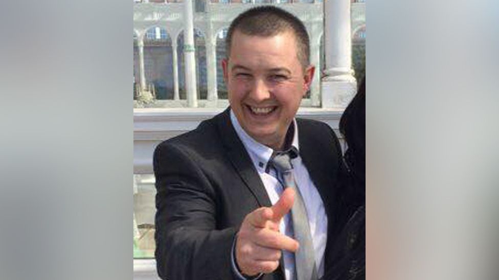 جزئیات انفجار تروریستی یک تاکسی در شهر لیورپول انگلیس + فیلم