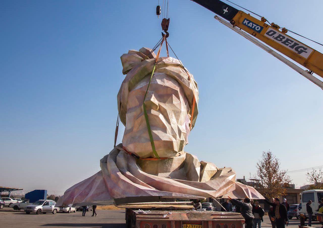 بزرگترین سردیس فردوسی نصب شد بزرگترین سردیس فردوسی نصب شد