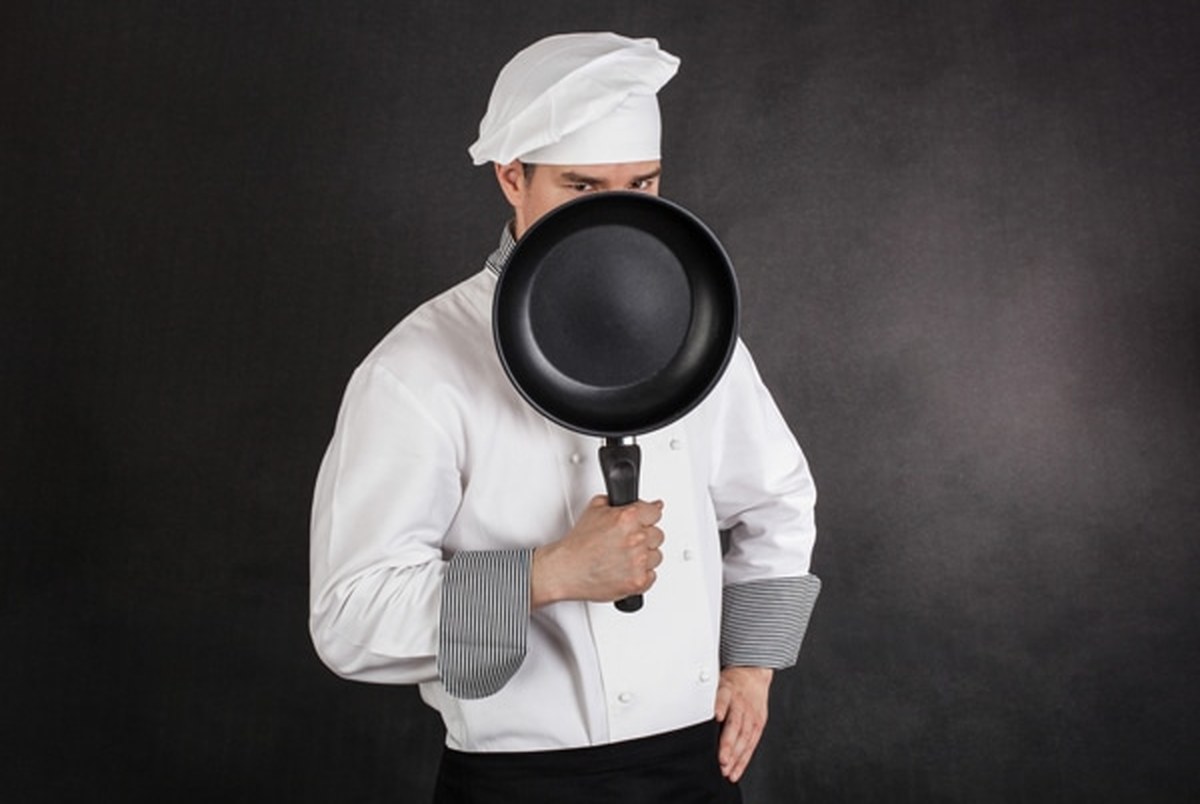 اگر از ظروف تفلونی استفاده میکنید، حتما بخوانید! اگر از ظروف تفلونی استفاده میکنید، حتما بخوانید!