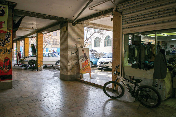 قدیمی، اما بی سر وسامان قدیمی، اما بی سر وسامان