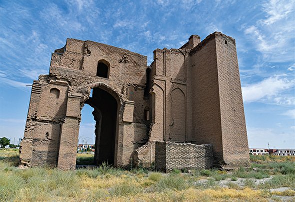 ایوان طرق یک گام به آبادانی نزدیک شد ایوان طرق یک گام به آبادانی نزدیک شد