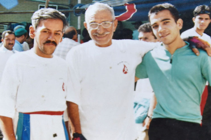 تنها در جاده توکل تنها در جاده توکل