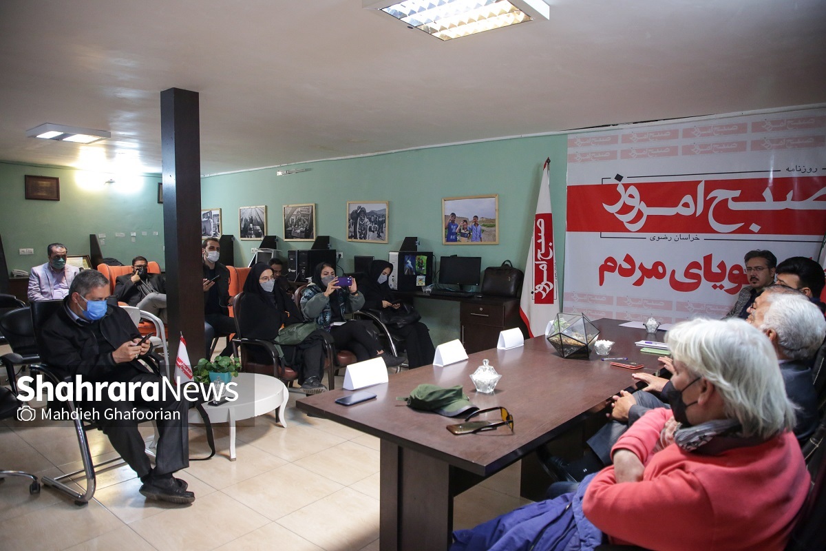 گزارشی از نشست خبری پروژه تلویزیونی «بلندتر از همه درختها» که در مشهد فیلمبرداری میشود گزارشی از نشست خبری پروژه تلویزیونی «بلندتر از همه درختها» که در مشهد فیلمبرداری میشود