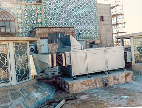 زیر سقف حرم دست و دل گرم است