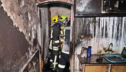 خانهای سوخت، اما دلی نسوخت خانهای سوخت، اما دلی نسوخت