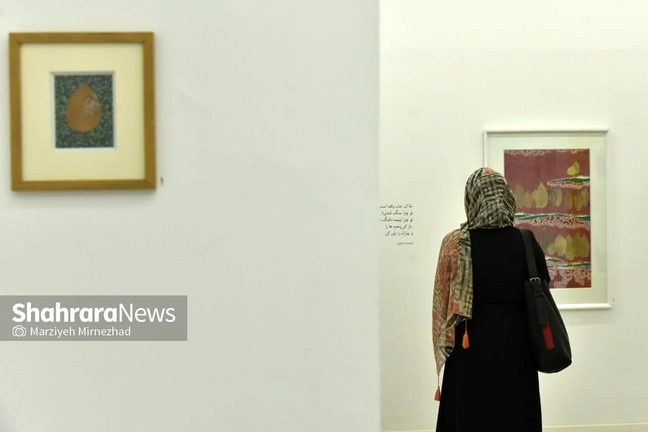 میترا تشکری درباره آثارش در نمایشگاه نقاشی کلاژ انفرادی «برگ و مرگ» می‌گوید