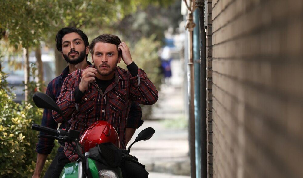 نگاهی به مجموعههایی که در سه ماه پایانی سال ۱۴۰۰ روی آنتن میروند نگاهی به مجموعههایی که در سه ماه پایانی سال ۱۴۰۰ روی آنتن میروند