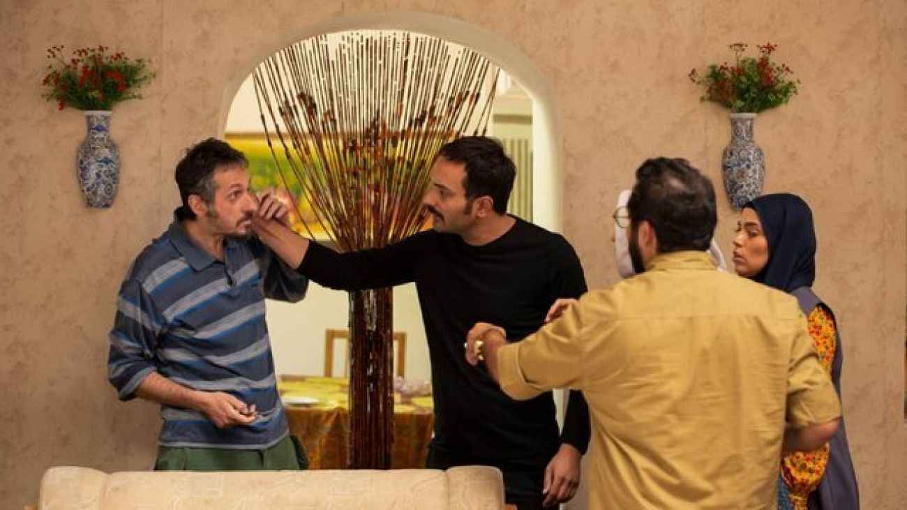 نگاهی به مجموعههایی که در سه ماه پایانی سال ۱۴۰۰ روی آنتن میروند نگاهی به مجموعههایی که در سه ماه پایانی سال ۱۴۰۰ روی آنتن میروند