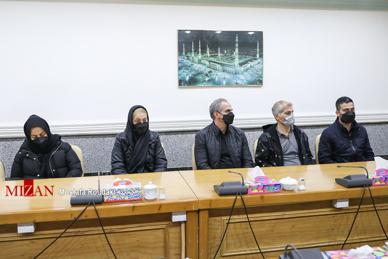 تصاویری از آخرین تلاش&zwnj;ها برای جلب رضایت خانواده غزاله شکور و عفو آرمان عبدالعالی (۳ آذرماه ۱۴۰۰)