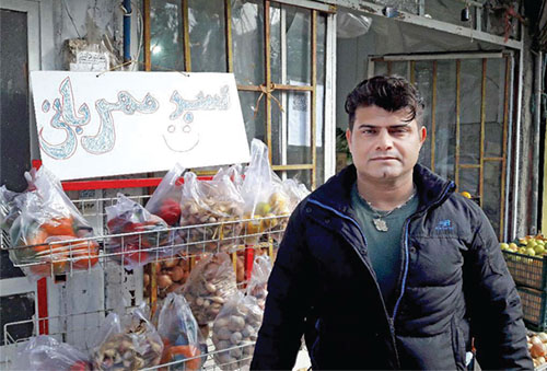 استقبال مشهدیها از چله با چهل چراغ استقبال مشهدیها از چله با چهل چراغ