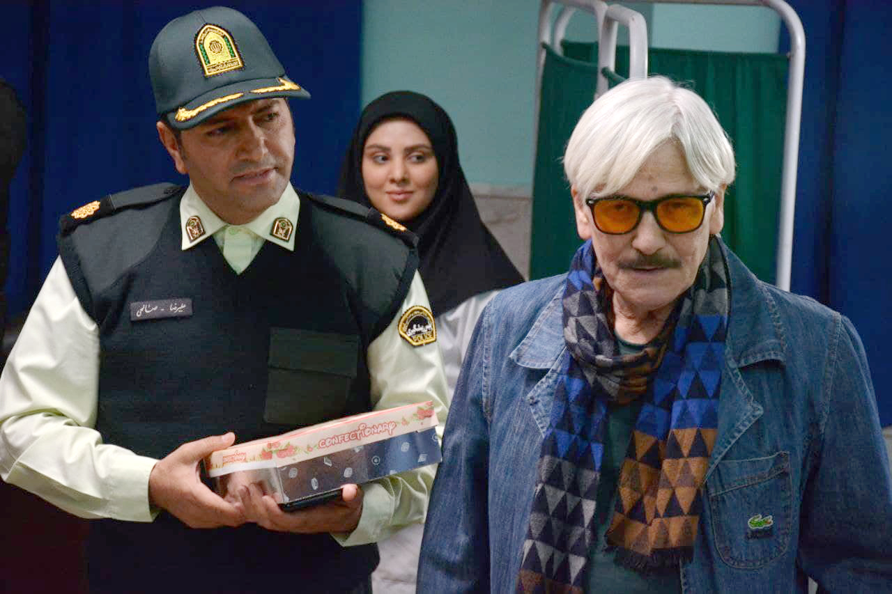 گپ و گفت با کارگردان فیلم «بلندتر از همه درختها» که این روزها در مشهد جلوی دوربین رفته است گپ و گفت با کارگردان فیلم «بلندتر از همه درختها» که این روزها در مشهد جلوی دوربین رفته است