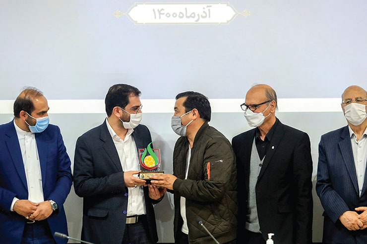 پیشنهاد شهردار مشهد در آیین قدردانی از خداداد عزیزی: ۸‌ آذر روز فوتبال خراسان