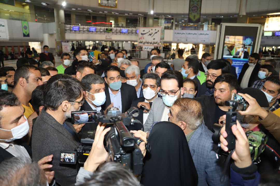 باغایرانی ایوان سلام پایانه مسافربری امامرضا(ع) با حضور عزت اللله ضرغامی افتتاح شد + تصاویر باغایرانی ایوان سلام پایانه مسافربری امامرضا(ع) با حضور عزت اللله ضرغامی افتتاح شد + تصاویر