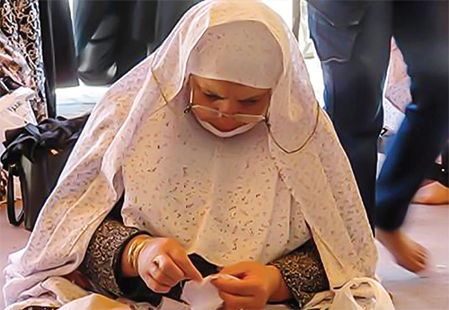 افطاری ملل در سفره مشهد افطاری ملل در سفره مشهد