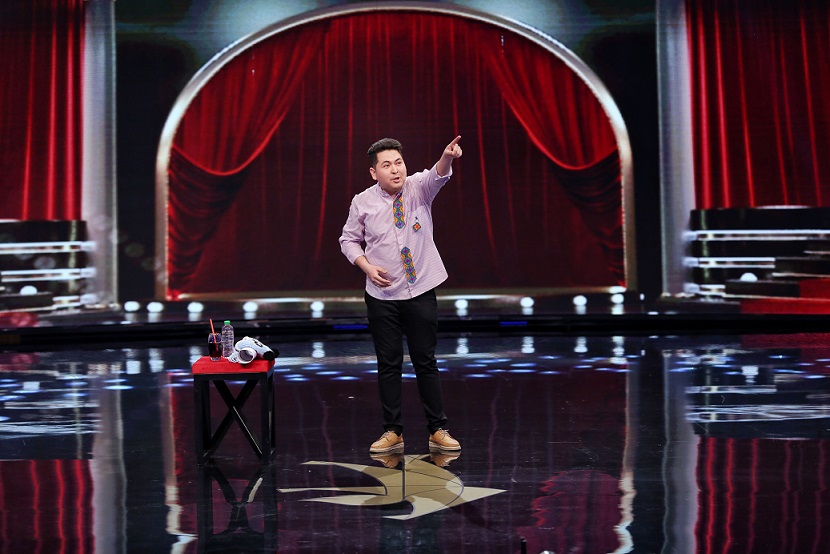 استنداپ کمدین افغانستانی: من نیامده بودم به کسی توهین کنم استنداپ کمدین افغانستانی: من نیامده بودم به کسی توهین کنم