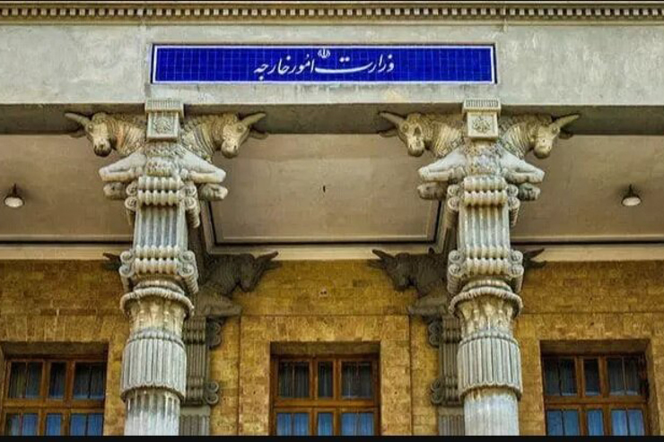 مدیرکل آسیای جنوبی وزارت امورخارجه امروز با احضار کاردار سفارت افغانستان در تهران، نسبت به حملات انجام شده به سفارت جمهوری اسلامی ایران در کابل و سرکنسولگری جمهوری اسلامی ایران در هرات به شدت اعتراض کرد.