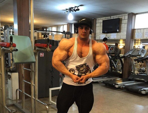 قتل مرموز امید حاتمی، قهرمان پرورش اندام در خانه مجردی قتل مرموز امید حاتمی، قهرمان پرورش اندام در خانه مجردی