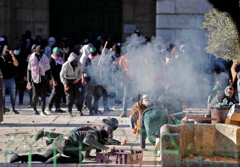 یورش وحشیانه نظامیان صهیونیست به مسجدالاقصی + ویدئو و عکس یورش وحشیانه نظامیان صهیونیست به مسجدالاقصی + ویدئو و عکس