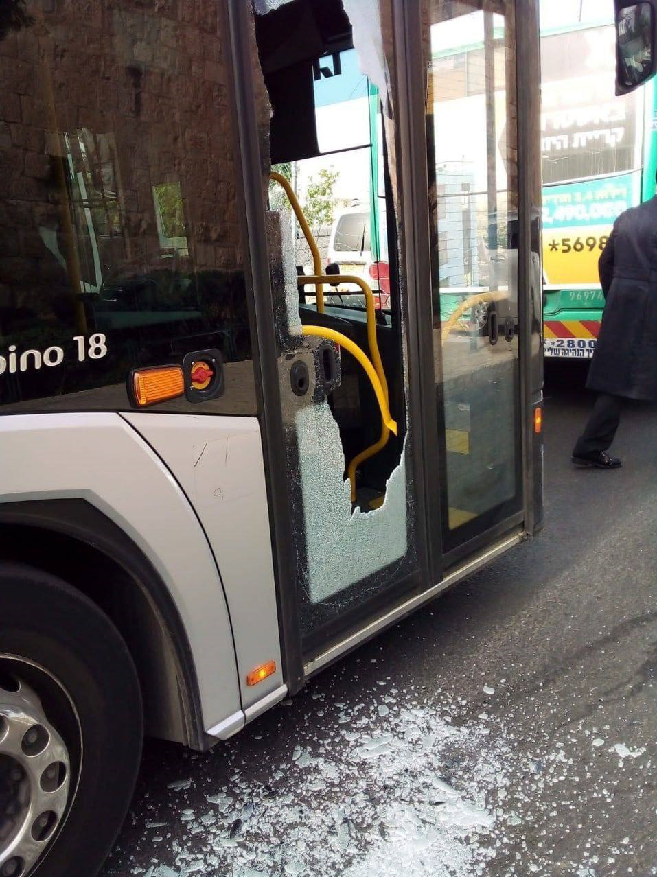 درماندگی صهیونیستها در برابر همت جوانان فلسطینی درماندگی صهیونیستها در برابر همت جوانان فلسطینی