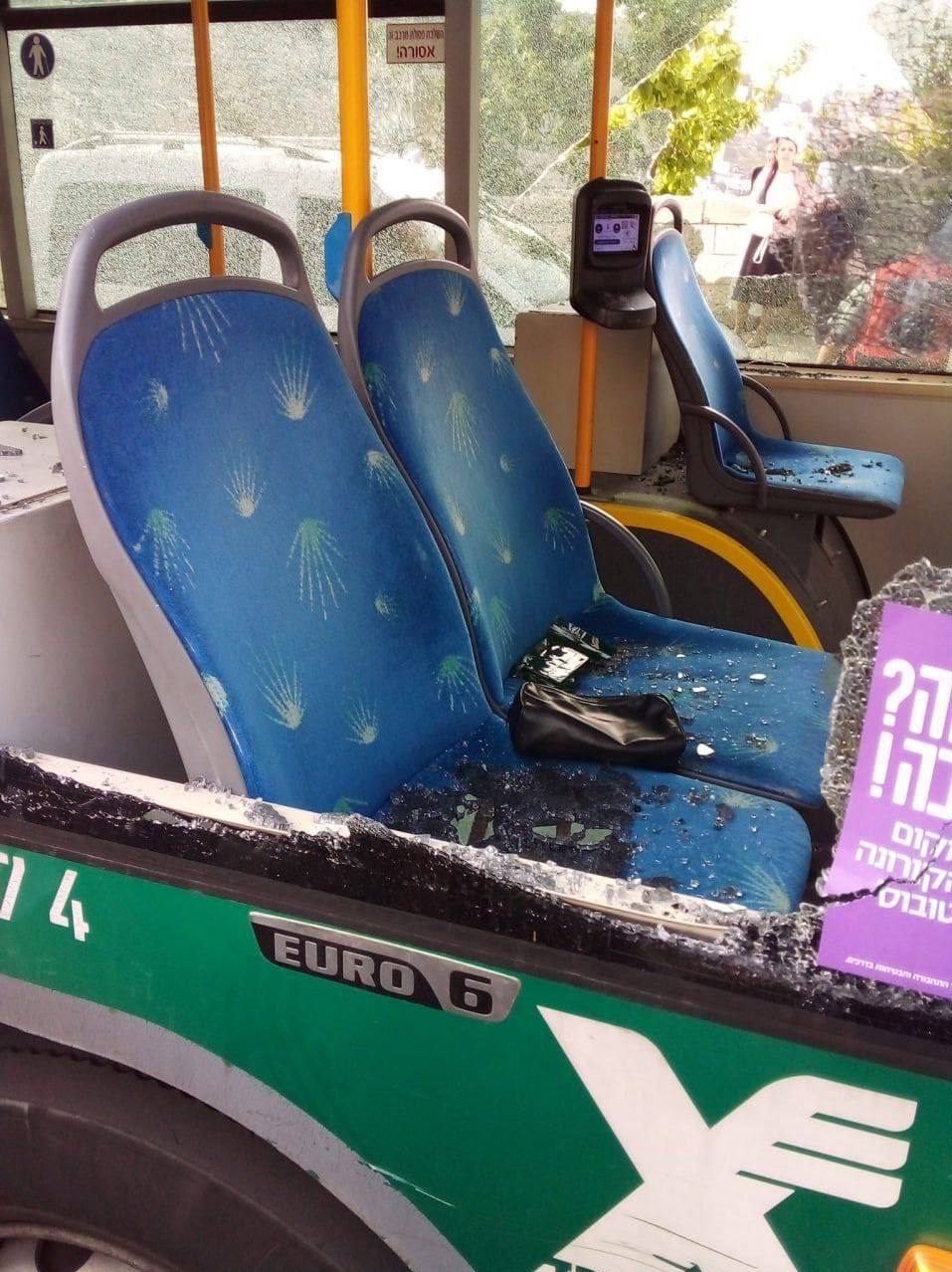 درماندگی صهیونیستها در برابر همت جوانان فلسطینی درماندگی صهیونیستها در برابر همت جوانان فلسطینی