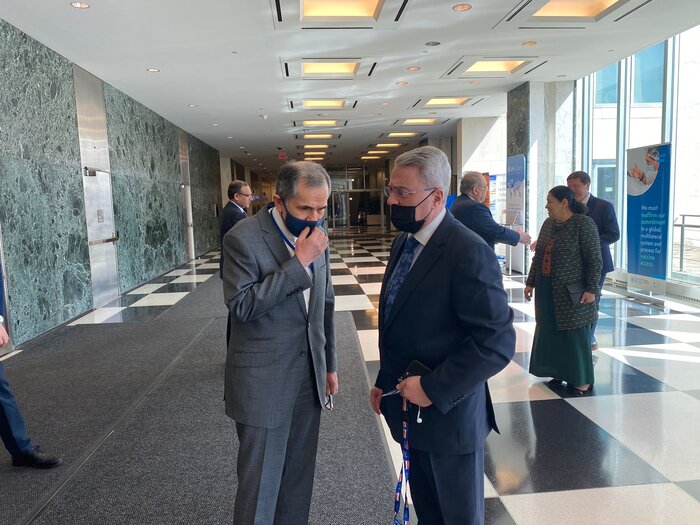 سفره هفتسین ایران در سازمان ملل بههمراه حافظ خوانی تخت روانچی + تصاویر سفره هفتسین ایران در سازمان ملل بههمراه حافظ خوانی تخت روانچی + تصاویر