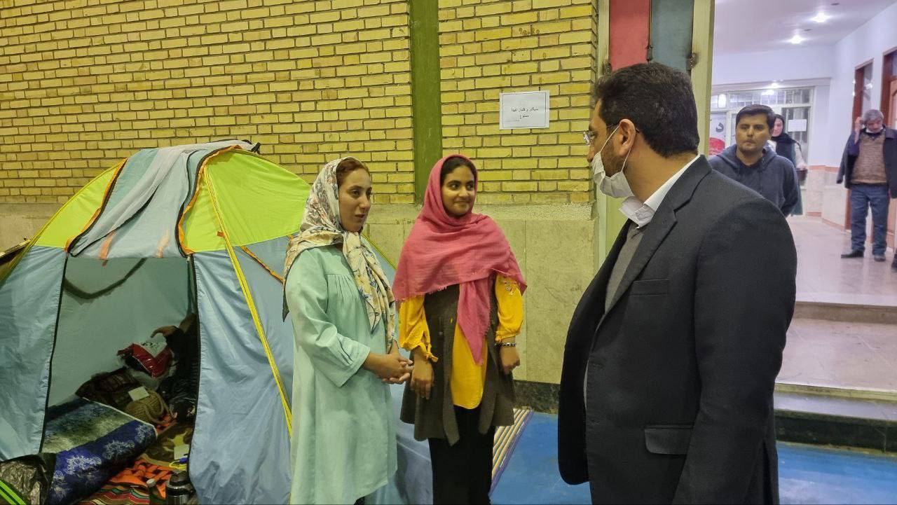 بازدید شبانه شهردار مشهد از اماکن استقرار زائران در مشهد بازدید شبانه شهردار مشهد از اماکن استقرار زائران در مشهد