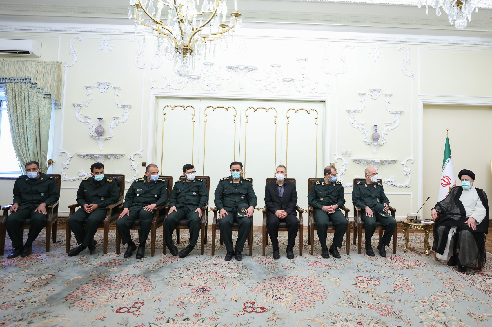 دیدار نوروزی رئیس جمهور با برخی مقامات لشکری و کشوری + عکس دیدار نوروزی رئیس جمهور با برخی مقامات لشکری و کشوری + عکس