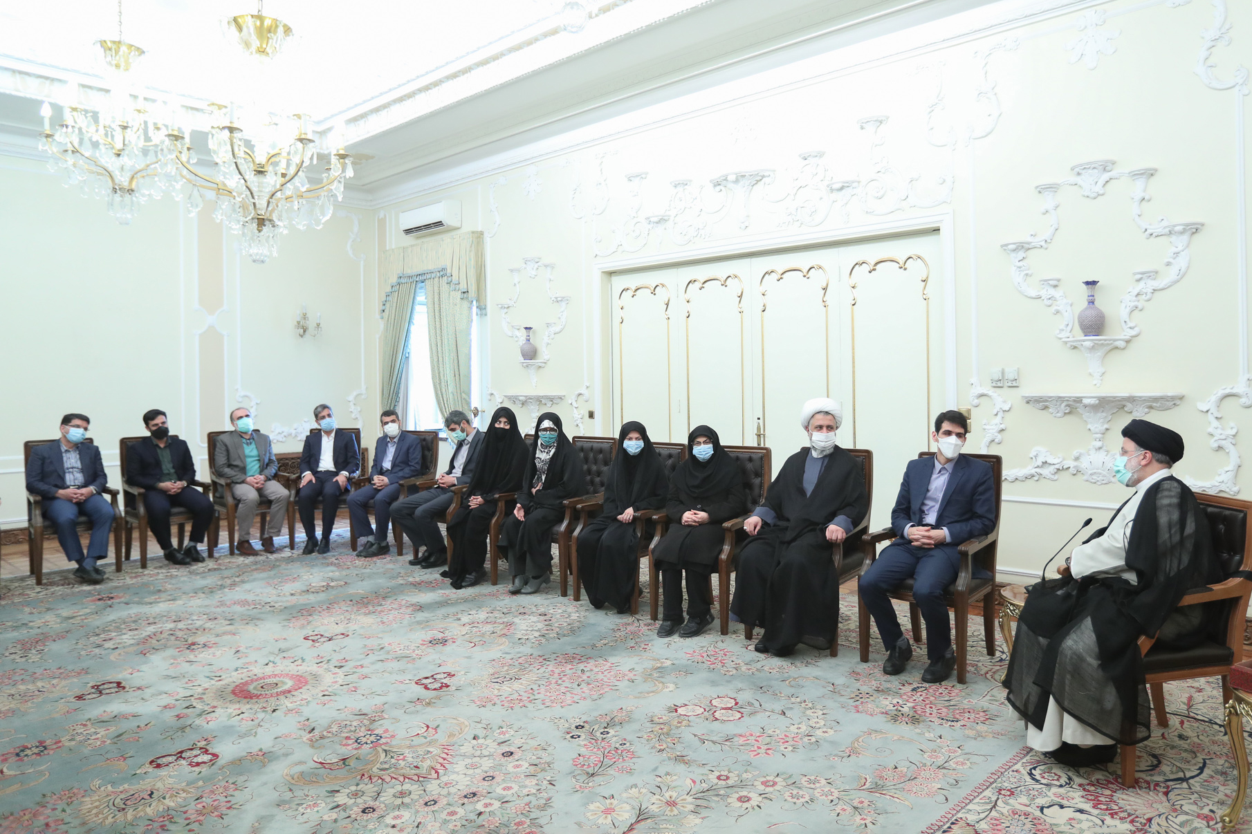 دیدار نوروزی رئیس جمهور با برخی مقامات لشکری و کشوری + عکس دیدار نوروزی رئیس جمهور با برخی مقامات لشکری و کشوری + عکس