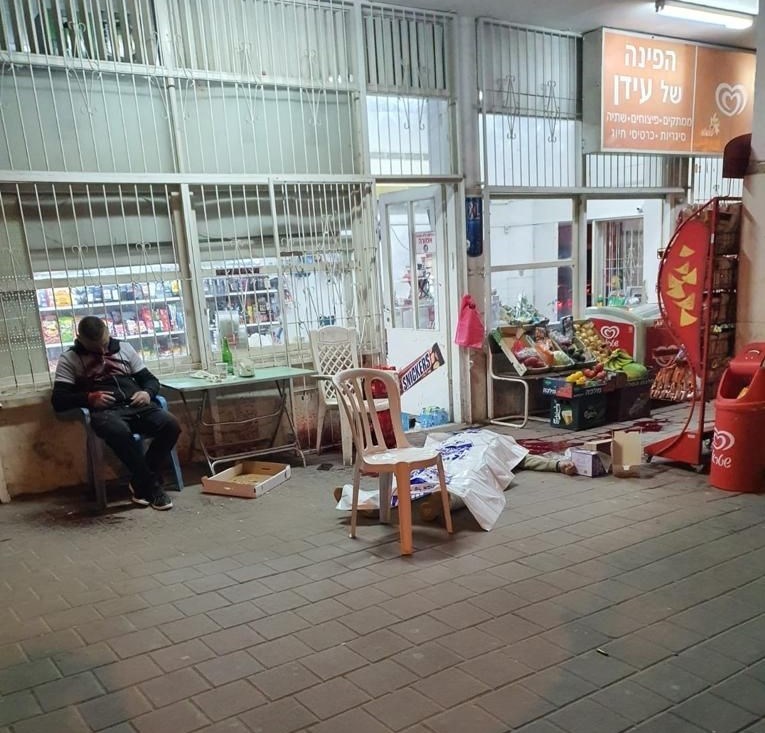 تیراندازیهای همزمان نزدیک تل آویو ۵ کشته برجای گذاشت + فیلم تیراندازیهای همزمان نزدیک تل آویو ۵ کشته برجای گذاشت + فیلم